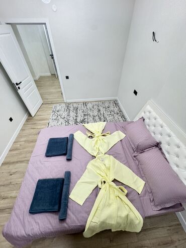 Посуточная аренда квартир: 2 комнаты, Душевая кабина, Постельное белье, Кондиционер — 1