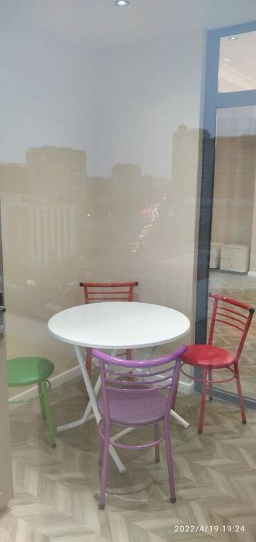 Ofislər: Nərimanov metrosuna yaxın xarici dillerer universitetinə 17 mərtəbəli — 7