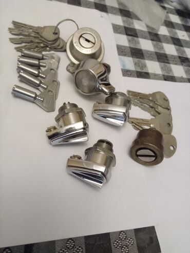 demir qapi bezekleri: Automaşin GAZ-24/24-10 üçün kilid dəsti - Komplekt: 4 ədəd xrom