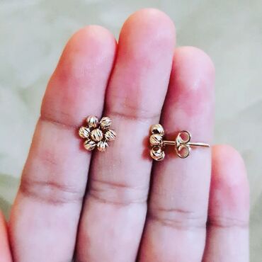 Sırğalar: Sırğa, Sarı qızıl, 585 Əyar, 1 g -da lalafo.az — 10 Sırğalar: Sırğa, Sarı qızıl, 585 Əyar, 1 g — 10