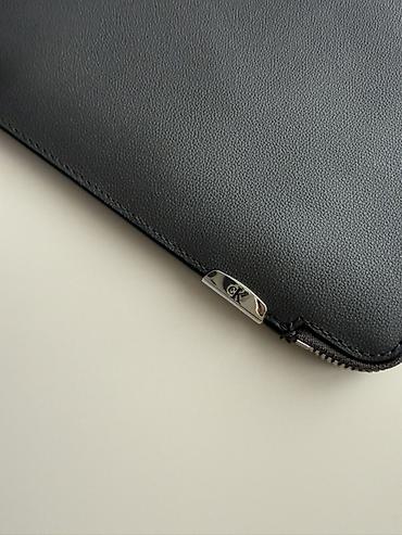deri çanta: Calvin Klein portfel/planşet-laptop qabı - Brend: Calvin Klein Jeans — 1