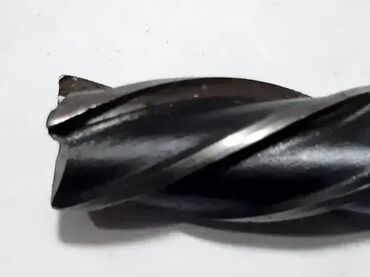 Glodala: Glodalo cetvoropero 20mm osteceno, levi smer Glodalo je koristeno u — 4
