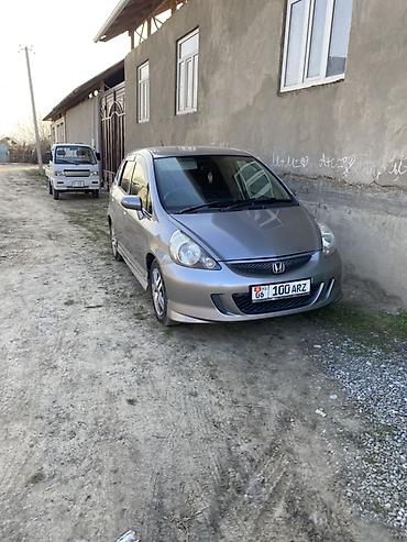 Honda: Honda Fit: 2004 г., 1.5 л, Вариатор, Бензин, Хэтчбэк — 10