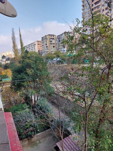 Köhnə tikili: * Mənzil 2 otaqdan 3 otağa artırılıb, mətbəx eyvana keçirilib, orta — 11