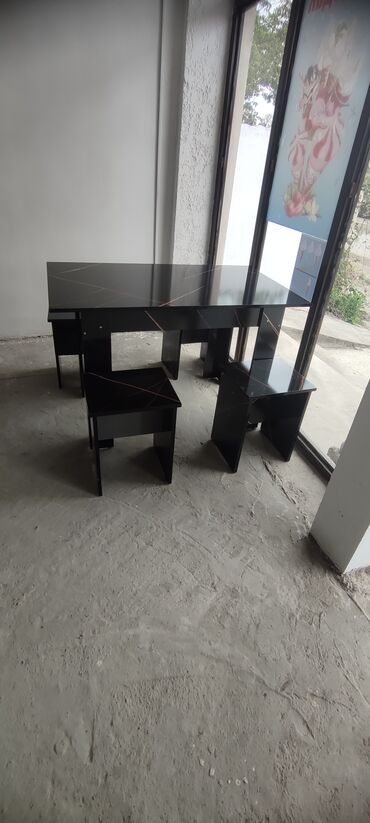 Столы: Для зала Стол, цвет - Черный, Новый