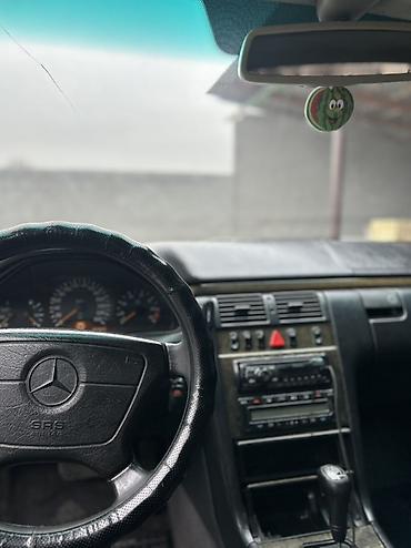 решотки: Mercedes-Benz E-Class: 1996 г., 4.2 л, Автомат, Седан — 6