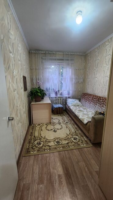 нужна девушка на подселение: 12 м², С мебелью