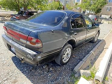 освещение салона: Nissan Cefiro: 1995 г., Седан — 4