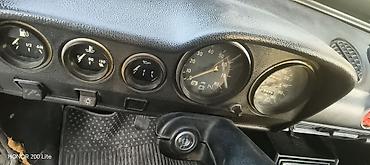 VAZ 2101 “Jiquli” sedan - Korpus: ağ rəng, 4 qapı, xrom bamperlər