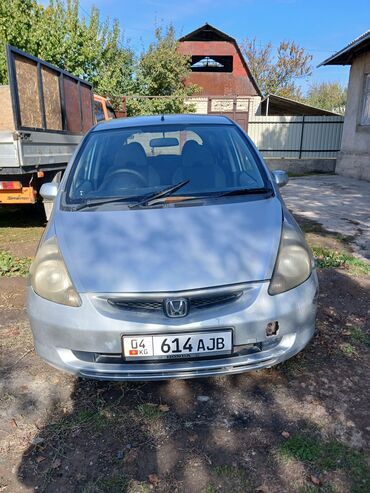 машинка б у: Honda Fit: 2002 г., 1.3 л, Вариатор, Бензин, Хетчбек