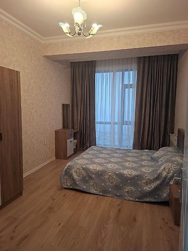 bine qes: 🏡 ƏMLAK MƏLUMATLARI 📍 Ünvan: Sumqayıt Bulvarı, Bəyaz MTK Yaşayış — 10