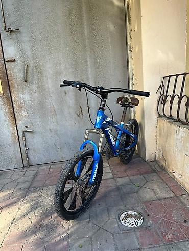 Velosipedlər: Velosiped idal vəziyyətdədir birdene təkəri partlaqdı və qalan hərşey — 2