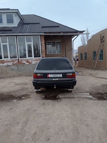 Volkswagen: Volkswagen Passat: 1991 г., 1.8 л, Механика, Бензин, Универсал