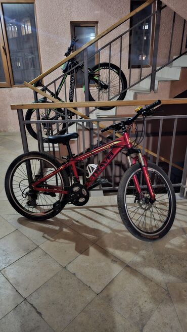 детский двухколесный велосипед от 3 лет: Продаётся подростковый велосипед. Новый. Брали для дочки, она