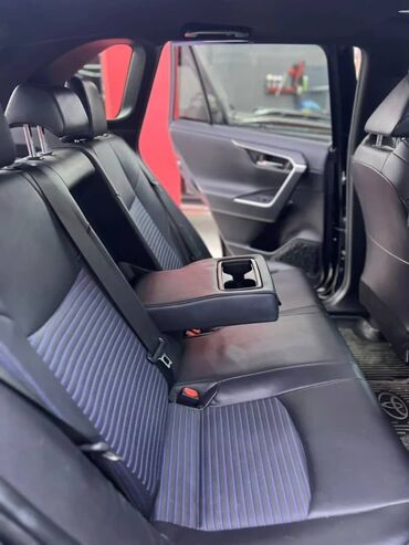 Toyota: Toyota RAV4: 2020 г., 2.5 л, Автомат, Бензин, Внедорожник — 10