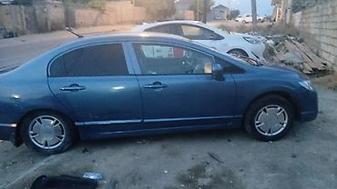04 maşın: Honda Civic: 1.3 l | 2009 il Sedan — 5