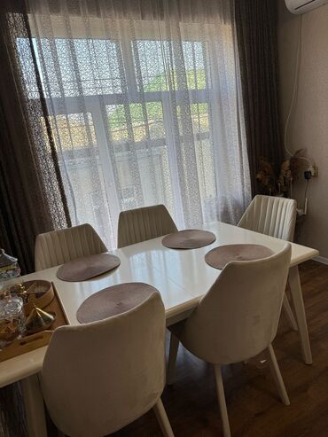 Salon masaları: Qonaq otağı üçün, İşlənmiş, Açılan, Dördbucaq masa, 6 stul