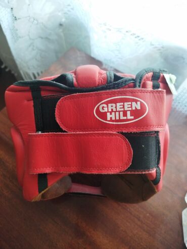 Nərdlər: GREEN HILL boks/kikboks baş qoruyucusu - Rəng: qırmızı, qara