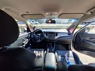 машыны под выкуп: KIA carens салон и оснащение - Просторный кроссовер с 7 местами и