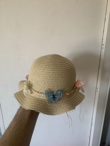 Baş geyimləri: Uşağ üçün şlyapalar . Satışları 15 azn olub və hal hazırda 5 AZN. Maya — 5