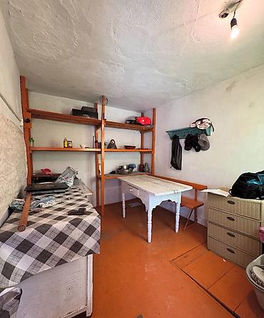 Продажа коттеджей и домов: 📍 В центре Сокулука (верхняя зона) продается дом на участке 8 соток — 12