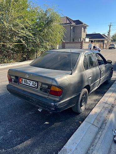 Nissan: Nissan Primera: 1991 г., 1.6 л, Механика, Бензин, Седан — 2