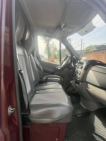 ролик на спринтер: Mercedes‑Benz Sprinter (поколение NCV3), бордовый фургон. Основные — 7