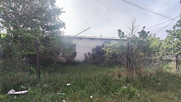 Продажа коттеджей и домов: Продаётся 3,5 СОТКИ, угловой дом в центре Каракол. Сугубо под бизнес — 21
