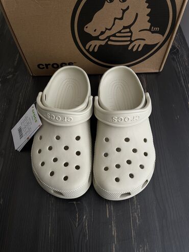 скачать музыку в машину на колонку и на саб: Продаю новые кроксы Crocs качеством 1:1. Цвет светло бежевый. Размер