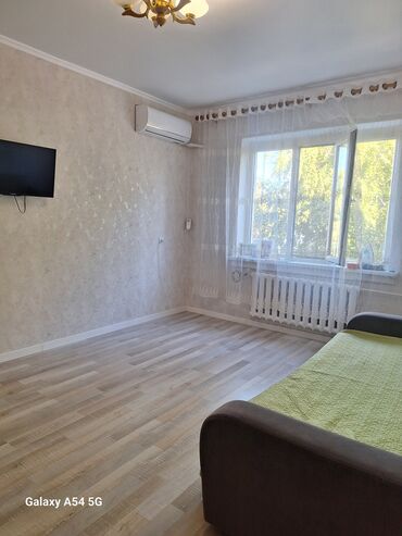 элитный дом ош: 2 бөлмө, 48 кв. м, 105-серия, 2 кабат, Евроремонт