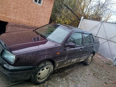 машина дамас: Volkswagen Vento: 1993 г., 2 л, Механика, Бензин, Седан