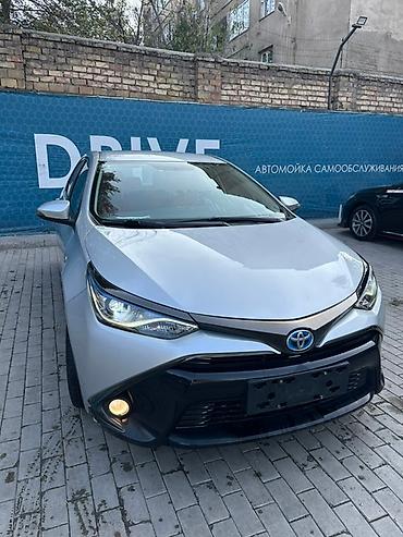 Toyota: Toyota : 2021 г., 1.8 л, Вариатор, Гибрид, Седан — 2