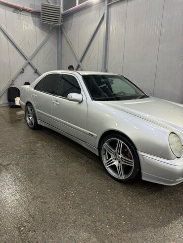 Mercedes-Benz: Mercedes-Benz : 2003 г., 3.2 л, Механика, Бензин, Седан