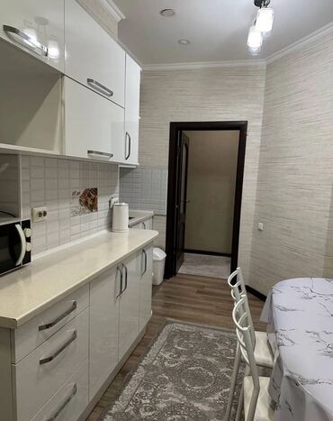 Долгосрочная аренда квартир: 3 комнаты, Риэлтор, Без подселения, С мебелью полностью — 3