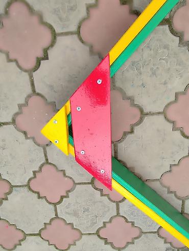 Песочницы: В наличии песочница для детей 
размеры 1.5 на 1.5 . 
Песочница — 10