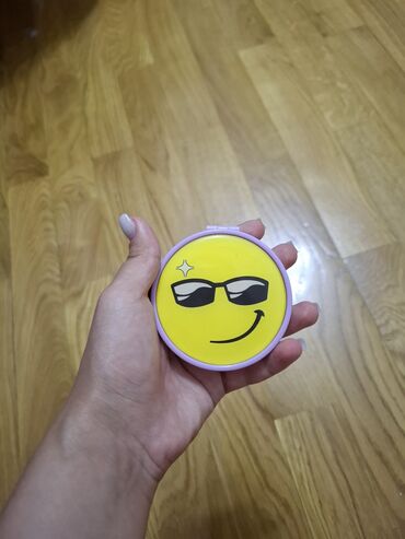 Парфюмерия: Gülərüz emoji dizaynlı, yığcam cib güzgüsü - Dairəvi formalı