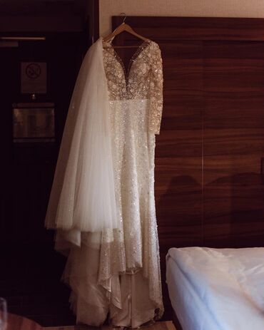 платья с платком: Продаю своё дизайнерское свадебное платье, ручная вышивка, надето один