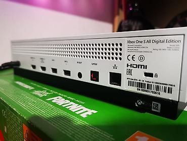 Xbox One: Консоль Xbox One S В отличном состоянии, была привезена с Германии — 2