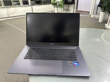 Ноутбуки: Ноутбук, Honor, 8 ГБ ОЗУ, AMD Ryzen 5, 15.6 ", Б/у, Для несложных задач, память SSD