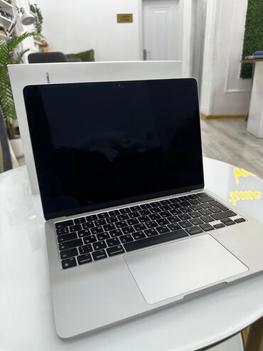 Мониторы: Новый Apple MacBook, 13.3 ", Apple M2, 256 ГБ, Платная доставка