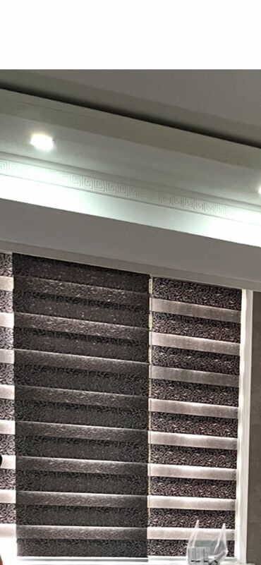 led лента: Продаю ролл шторы б/у в хорошем состоянии, черно-серебристый цвет