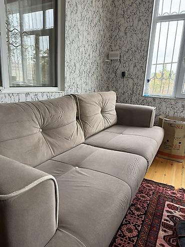 ağ stullar: Bej rəngli 3 nəfərlik divan - Rəng: Açıq bej/boz tonları, ağ kontur — 3