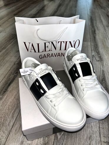зимняя обувь лора пиано: Valentino Garvani лучшие кроссовки на Лето😍🤍 ✅Гарантируем качество 🎁В