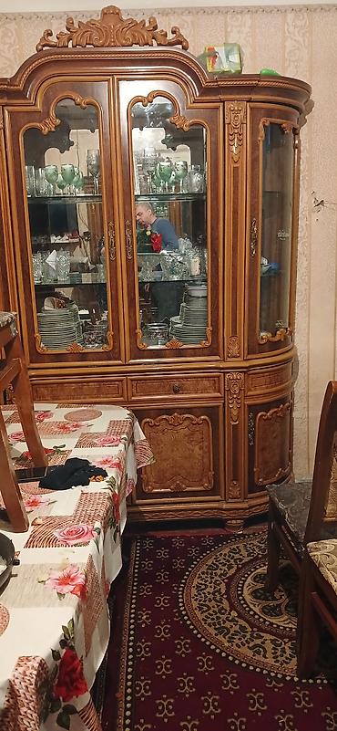 Dolab vitrinləri: Şüşəli dolab vitrini — 1