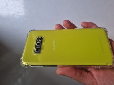 Samsung: Samsung Galaxy S10e, түсү - Сары