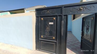 Həyət evləri və villaların satışı: Binə Sovxozda 160 marşurutunun son dayanacağına yaxın həyət evi üçün — 2