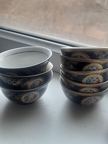 Посуда: Продаю пиалушки и кесушки советские.Общее количество 15 шт.Синие — 3