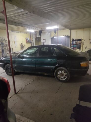 Audi: Audi 80: 1991 г., 1.8 л, Механика, Бензин, Седан