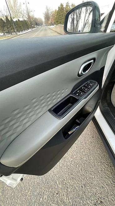 GAC: Электромобиль GAC Aion Y (белый, 5‑дверный кроссовер/MPV городского — 14