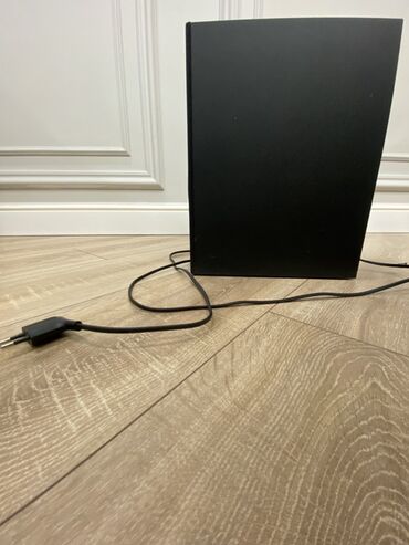 Пульты: Саундбар Samsung с пультом ДУ Комплект: - саундбар (узкий — 7